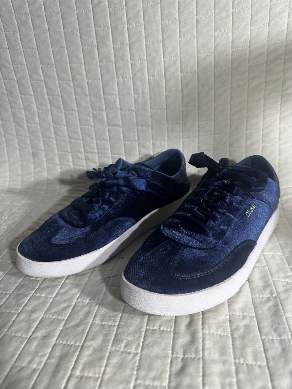 OluKai Kīlea Lānui sneakers in Trench Blue velve